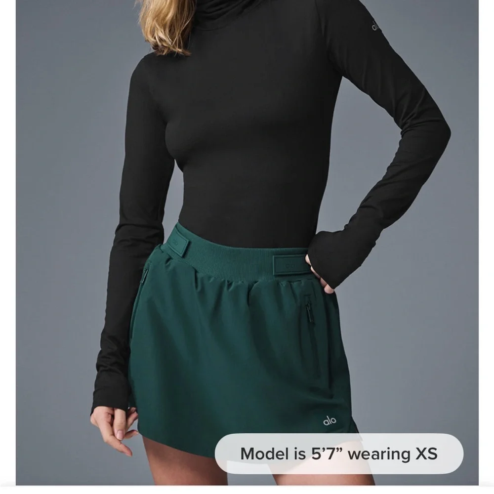 Alo - High-Waist Elevation Mini Skirt - Midnight Green - like new condition- M